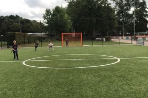 Flagfootball tijdens de woensdagmiddag activiteit!